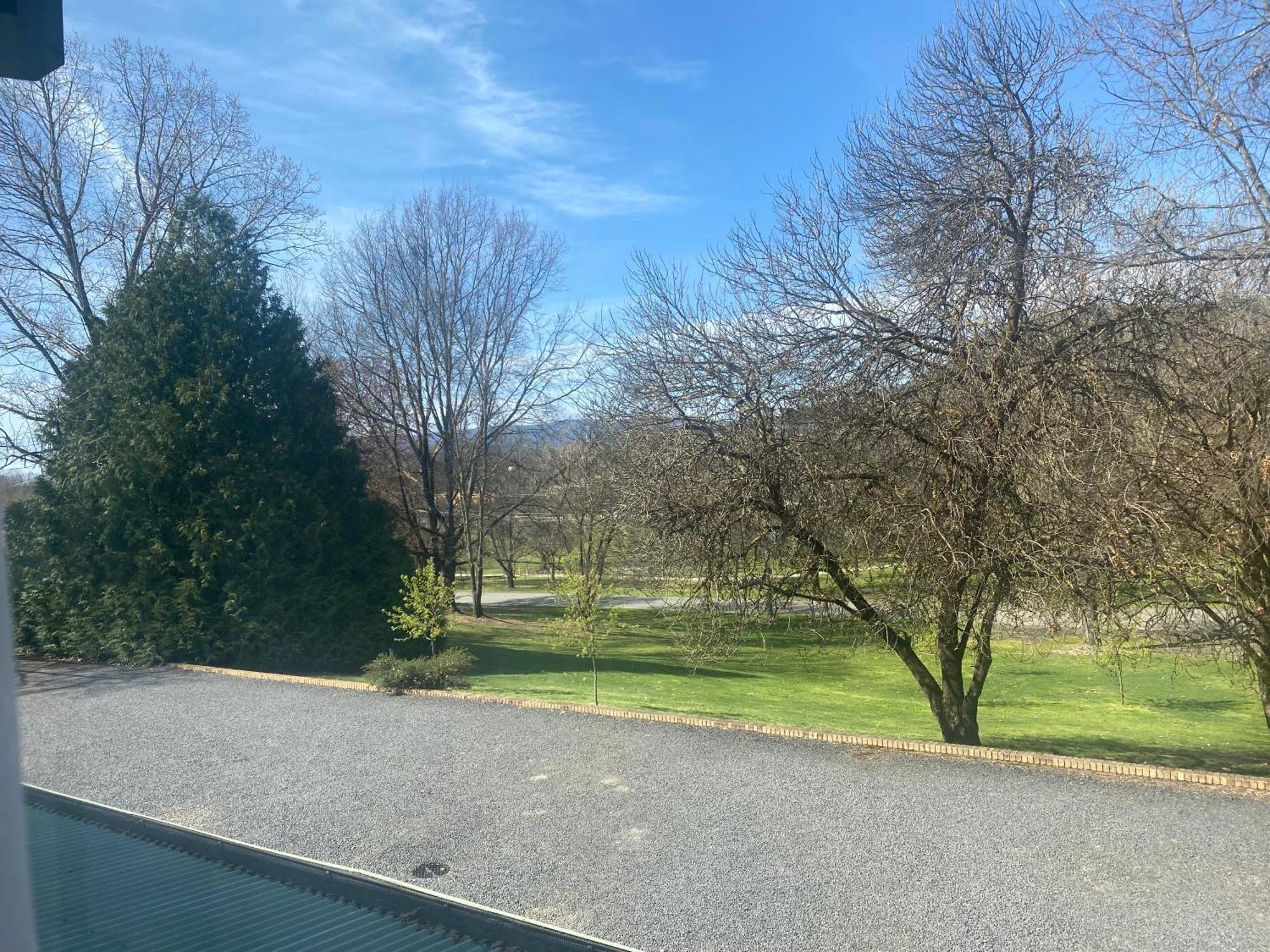 Tumbarumba Motel & Elms Restaurant 외부 사진